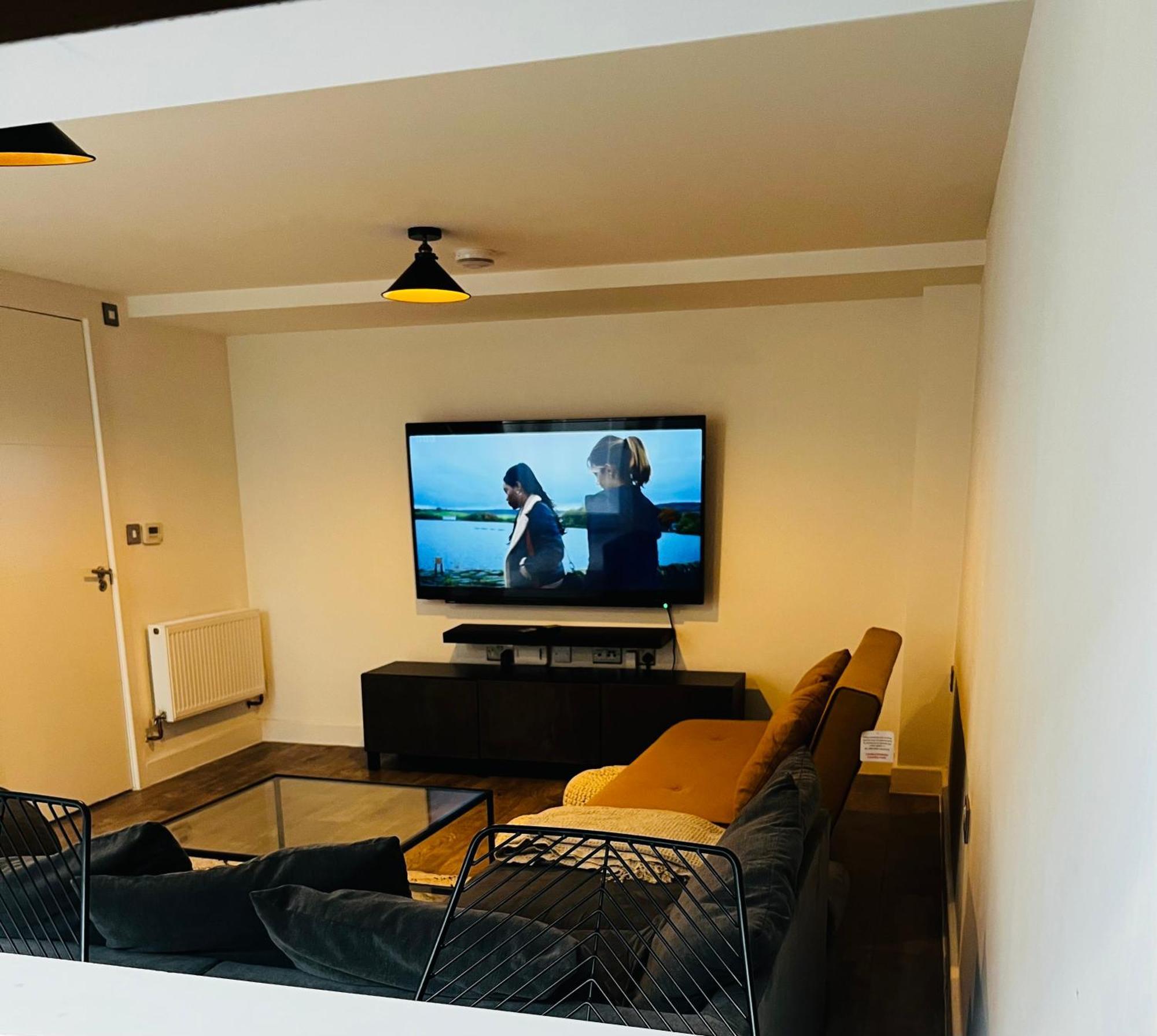 Luxurious 1-Bedroom With Parking Birmingham Exterior photo
